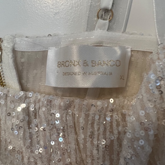 Bronx and Banco Bridal Dress - Picture 4 of 5